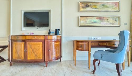 King Room with Side Sea View - Non-Smoking