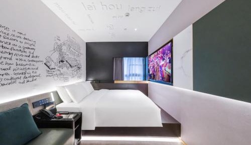 Deluxe Queen Room