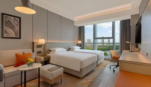 Twin Room with Two Twin Beds, City View and Sofa Bed