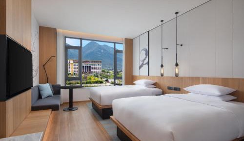 Twin Room with Mountain View
