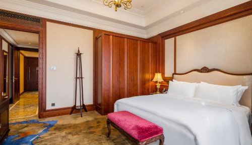Suite with Garden View