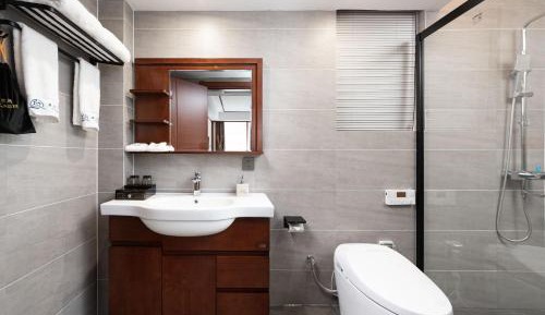 Twin Room with Balcony