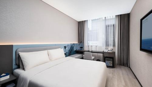 Light Double Room