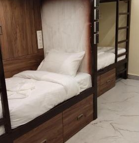 8-Bed Mixed Dormitory Room
