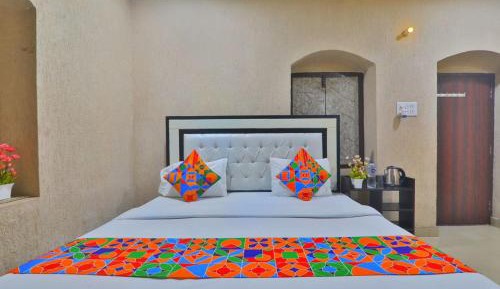 Deluxe Double Room (2 Adults + 1 Child)