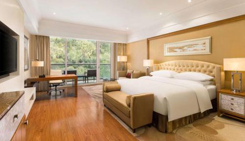 King Room with Mountain View