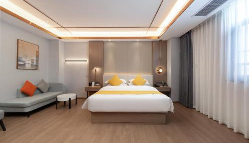 Queen Room