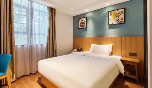 Deluxe Queen Room