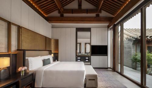 Mandarin Courtyard