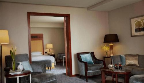 R Suite room with King Bed