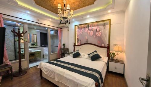 Deluxe Queen Room 