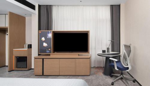 Comfort Queen Room