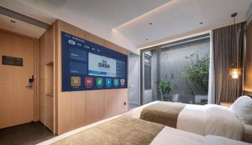 Deluxe Family Room