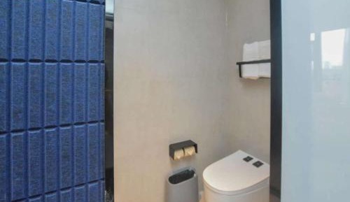Super Queen Room 