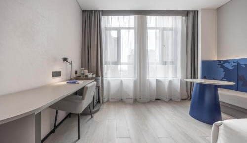 Comfort Queen Room