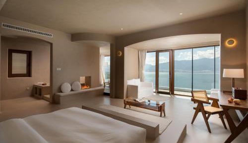 Flower 180° Sea View King Room