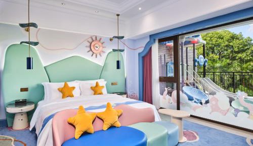Family King Suite with Bunk Bed