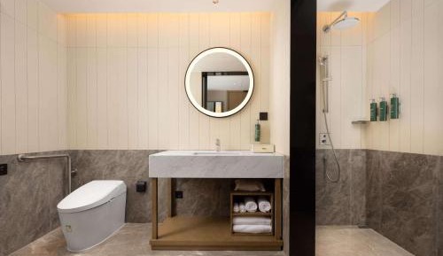 King Room - Mobility Accessible 