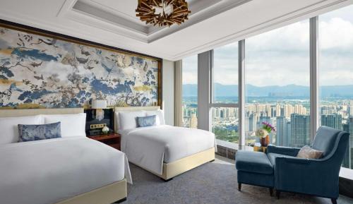Queen Room with City View