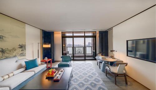 Diplomat Suite