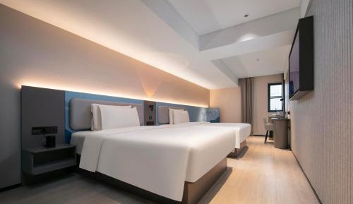 Light Twin Room