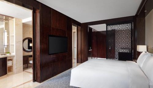 Deluxe Guest Room  with  King Bed