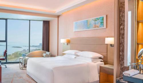 Premier Sea View Suite, Club level, 1 King, Tangdao Bay view