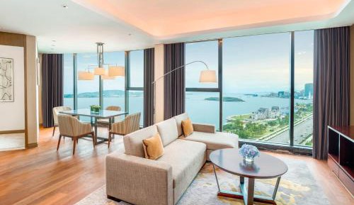Ambassador Suite, Club level, 1 Bedroom Executive Suite