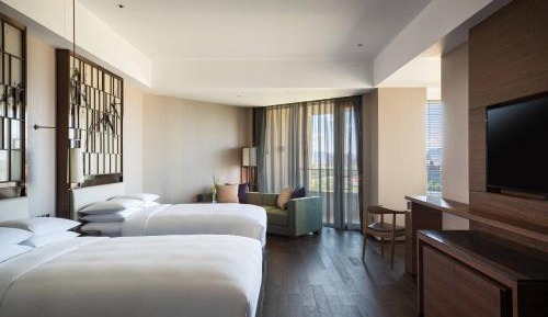 Balcony Executive Twin Room