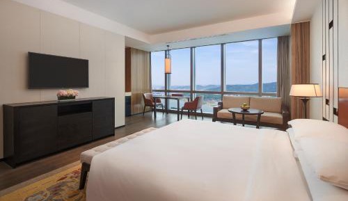 Grand Deluxe King Room with River View
