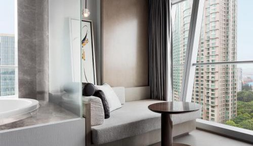  Deluxe King Room City View