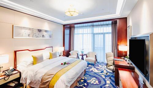Standard Queen Room