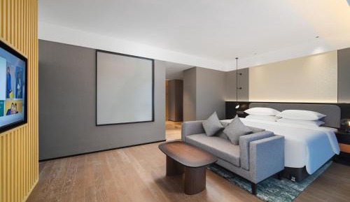 Executive Suite with King Bed