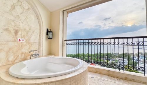 Standard Double Room with Two Double Beds and Sea View - Top Floor
