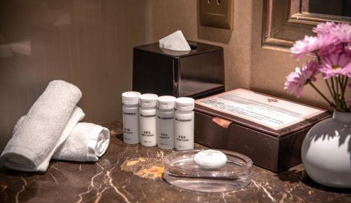 Shanghai Grand Twin Room - Welcome Fruit & Snacks & Beer * 1 per stay ( up 2 people )