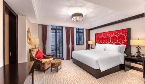Boutique Balcony King Room -  Welcome Fruit & Snacks & Beer * 1 per stay ( up 2 people )