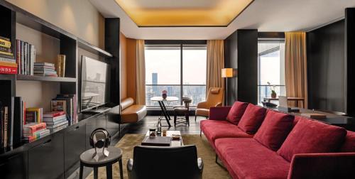 Deluxe City View Suite 