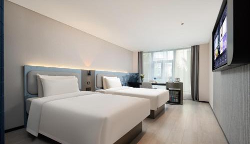 Super Twin Room