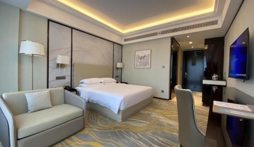 Deluxe Queen Room