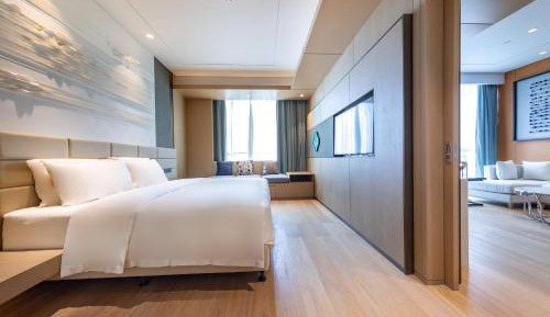 Jimu Suite with River View