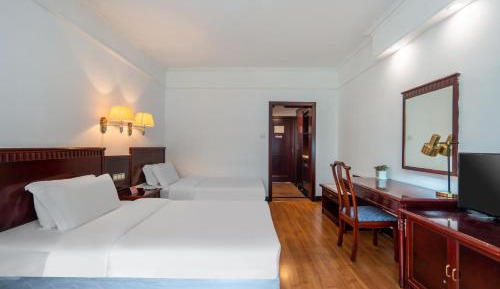 Twin Room with Private Bathroom