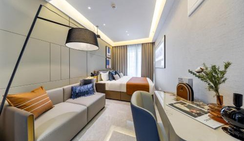 Deluxe Queen Room