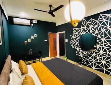 Deluxe Queen Room