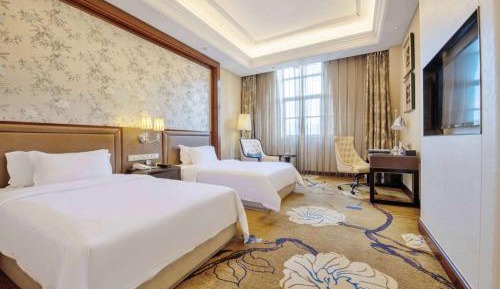 Superior Room with Two Twin Beds and Garden View, Non-Smoking