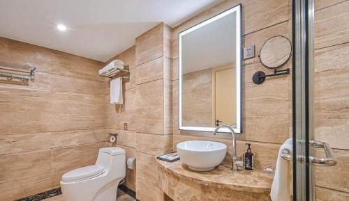 Double Room with Audio
