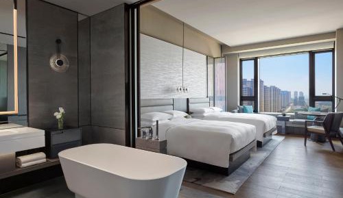 Deluxe, Guest room, 2 Double, City view