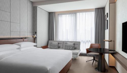 Deluxe, Guest room, 1 King, City view