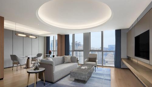 One Bedroom Executive Suite with Executive Lounge Access