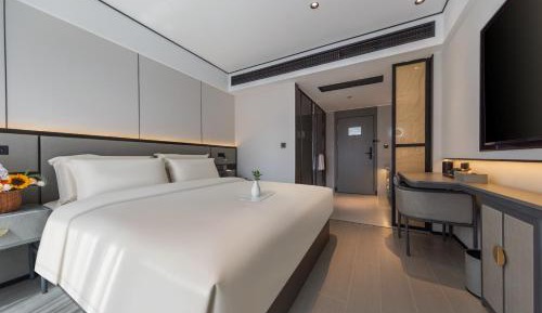 Standard Queen Room