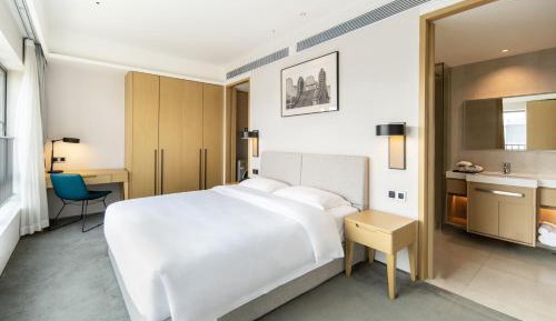 Superior king Bed Suite
